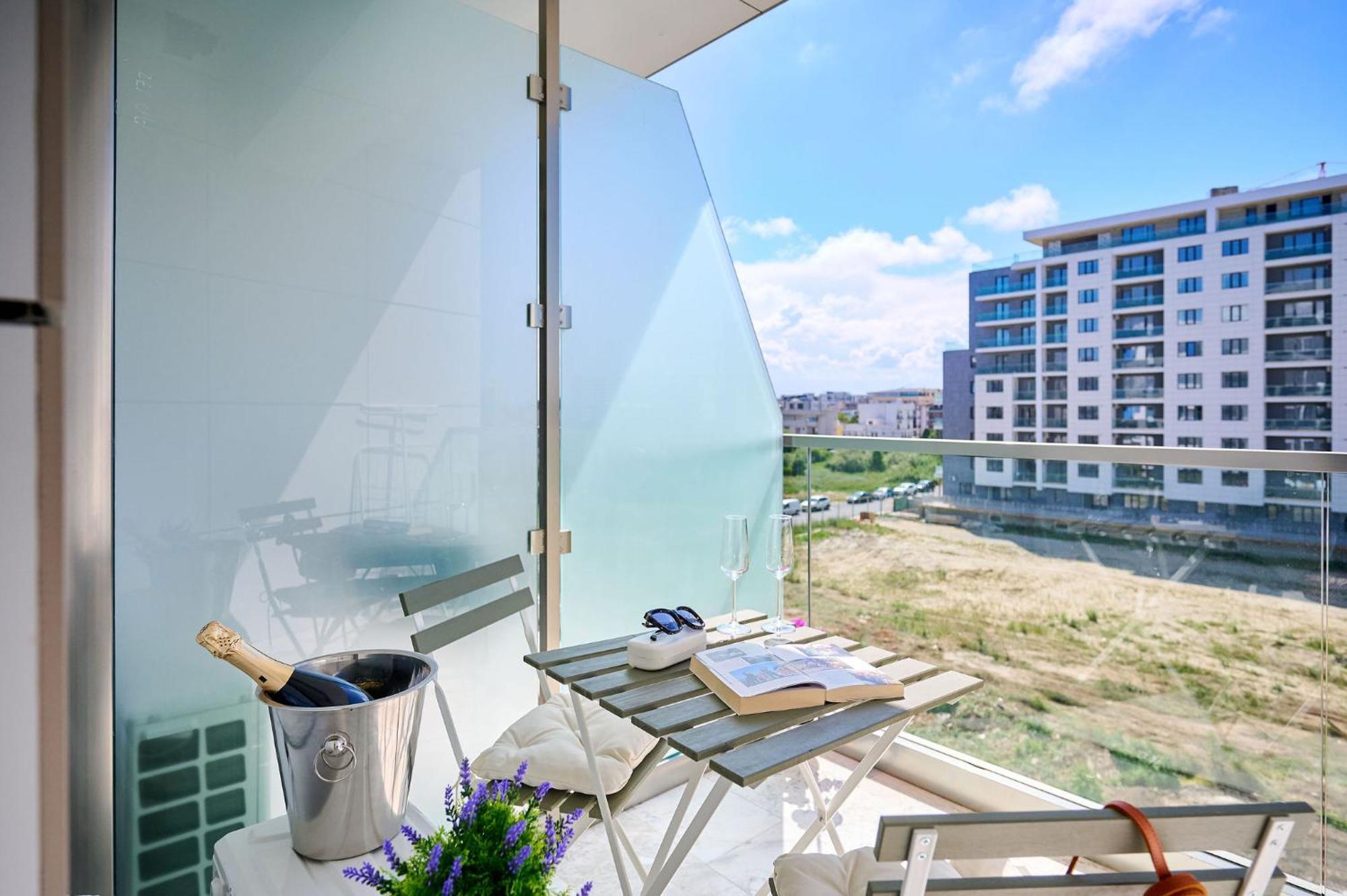 Soleil Anne Studio In Infinity Beach Resort - Parking 마마이아 외부 사진