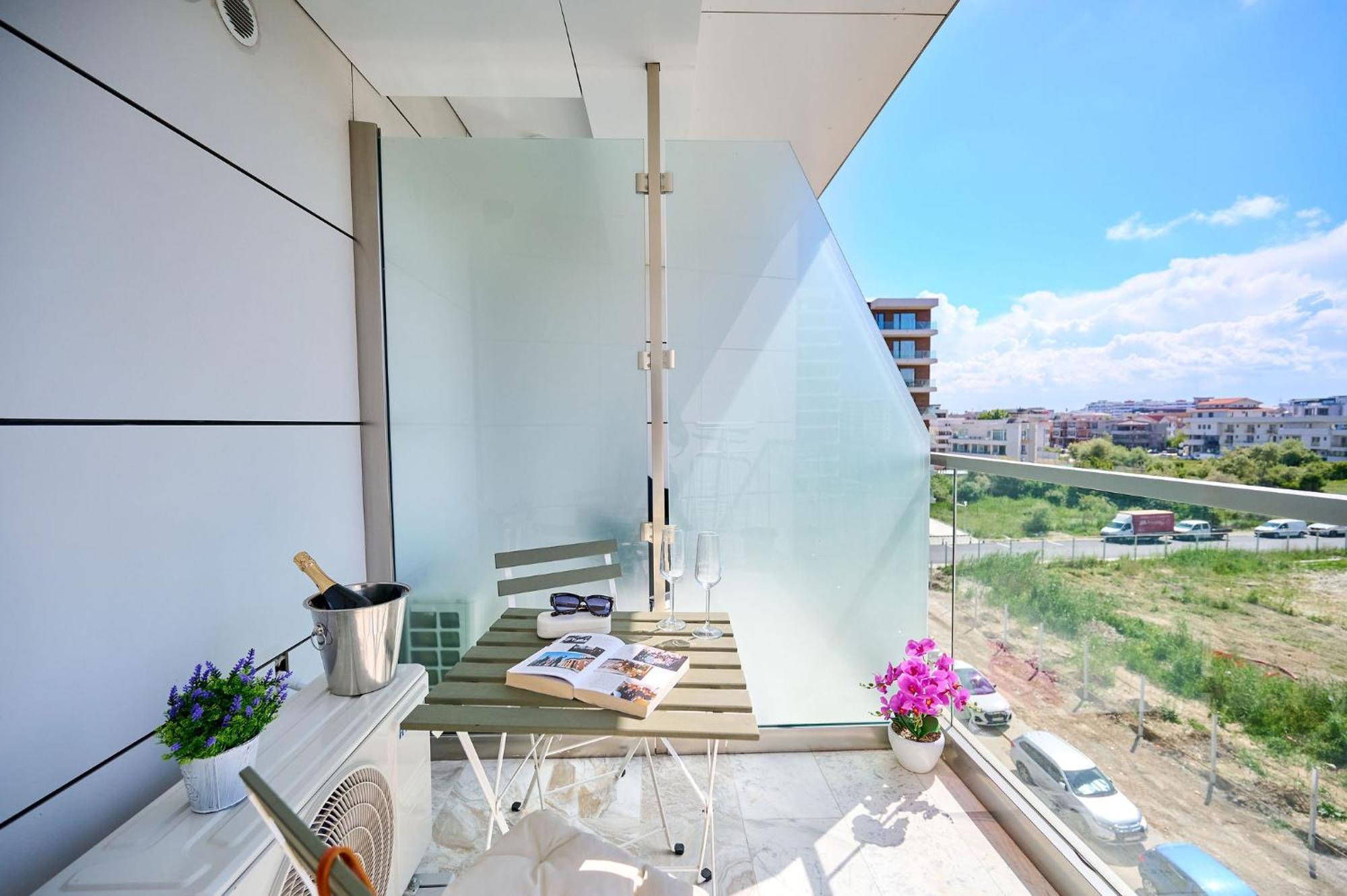 Soleil Anne Studio In Infinity Beach Resort - Parking 마마이아 외부 사진